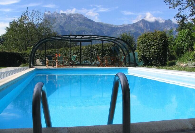 Отель Chalet Liberty Mont Blanc