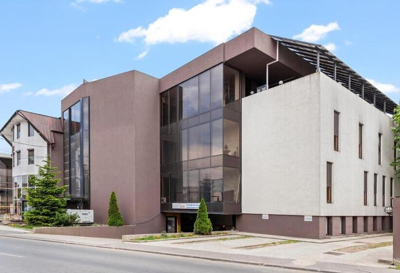 هتل Charter Otopeni