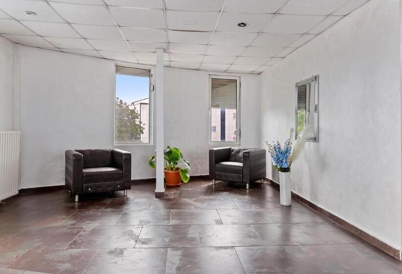 هتل Charter Otopeni