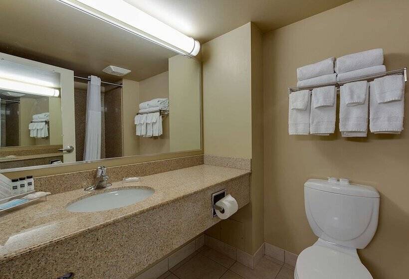 هتل Country Inn & Suites By Radisson, Niagara Falls, On