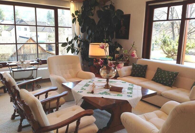 فندق Dietrichsteinerhof Apartments & Rooms