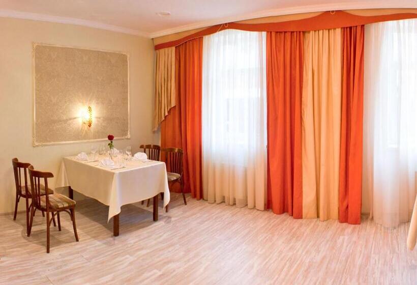 هتل Dinaburg Spa