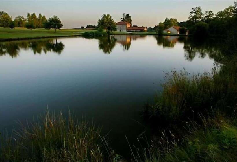 ホテル Golf De Saint Junien