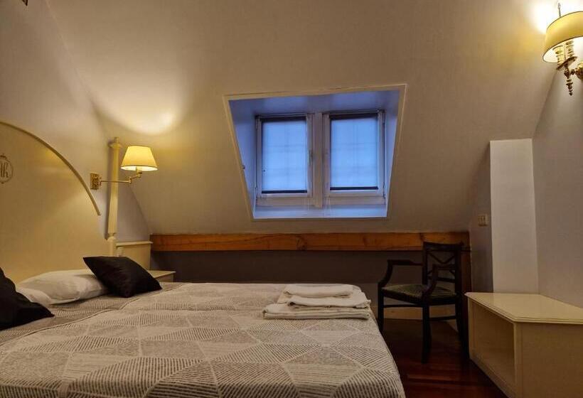 هتل Harrison Etxea