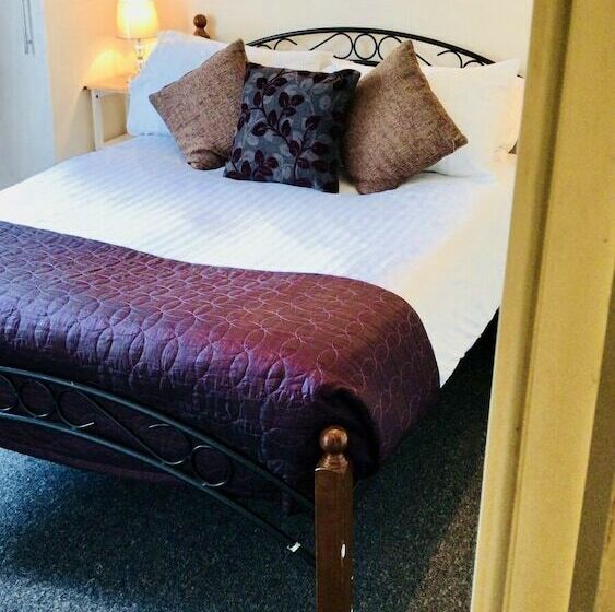 Отель Hill Lodge