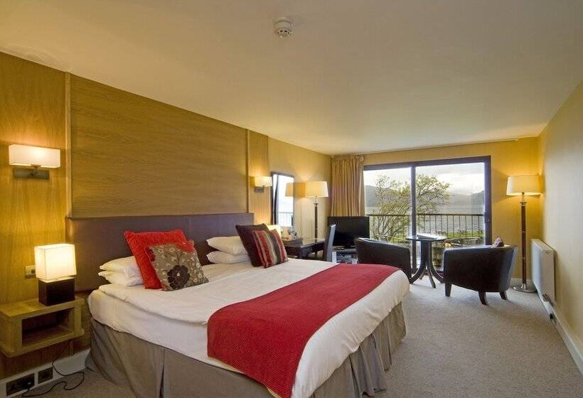 Holly Tree Hotel, Swimming Pool & Hot Tub