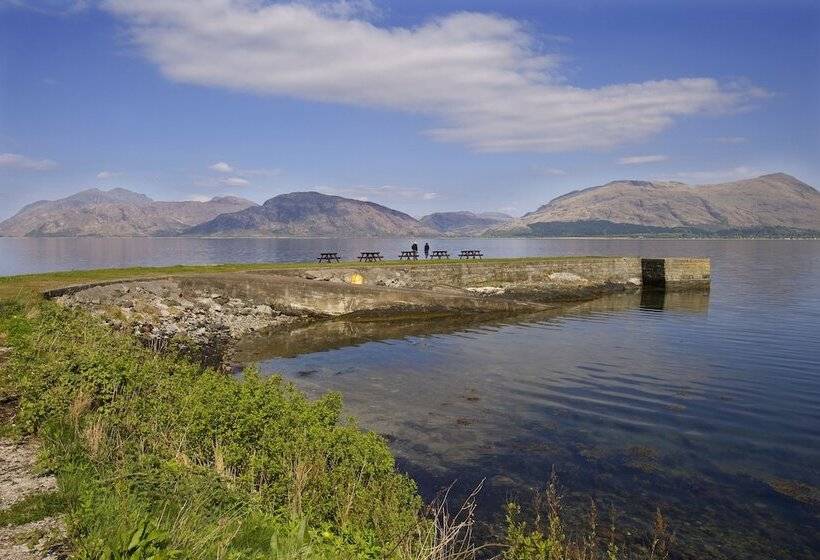 Holly Tree Hotel, Swimming Pool & Hot Tub