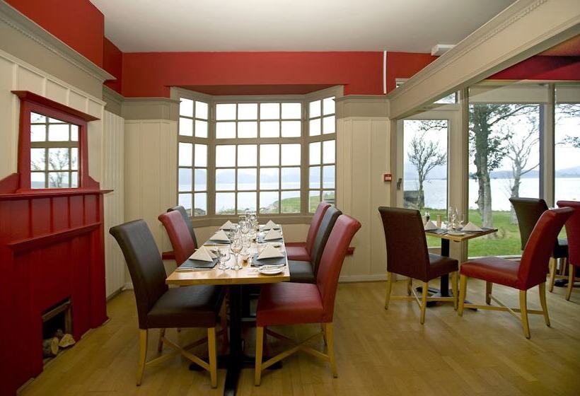 Holly Tree Hotel, Swimming Pool & Hot Tub