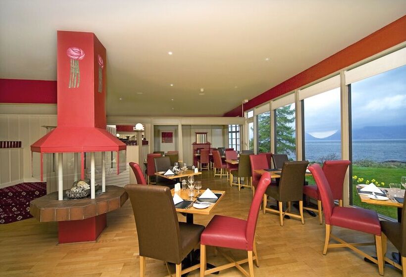 Holly Tree Hotel, Swimming Pool & Hot Tub