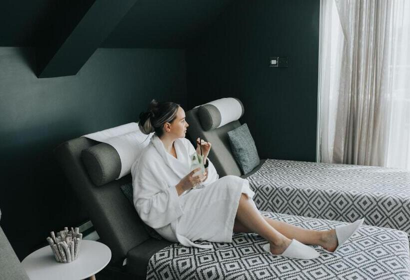 Отель Holm House