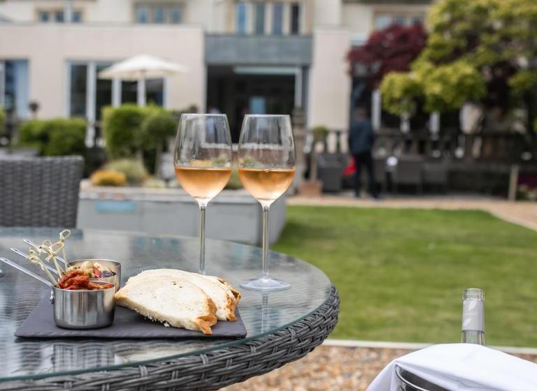 Отель Holm House