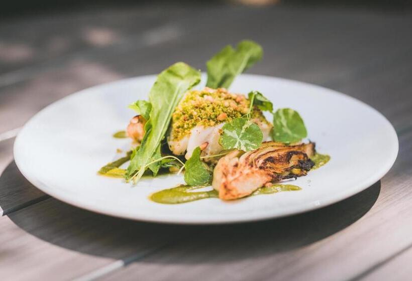 Отель Holm House