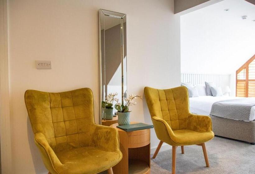 Отель Holm House