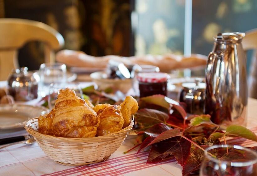 בית מלון כפרי Hostellerie De La Tour D'auxois