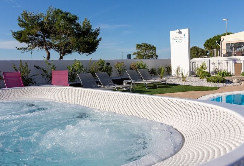 ホテル Hôtel Restaurant Le Grand Large   Face à La Plage   Ile De Ré