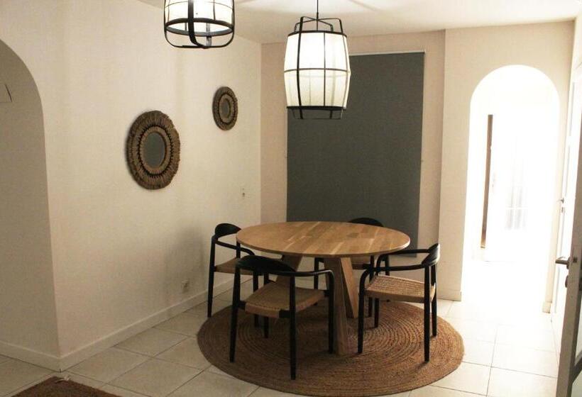 ホテル L écurie Du Castellas