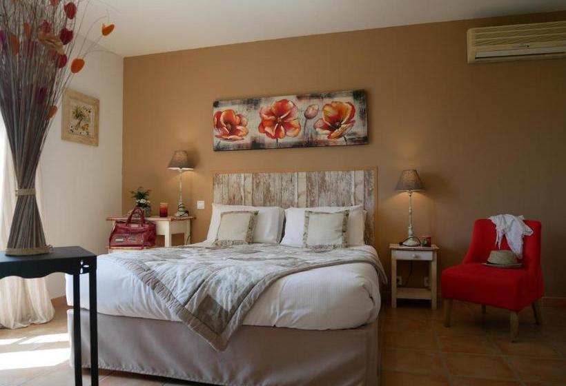 ホテル La Petite Auberge De Roussillon