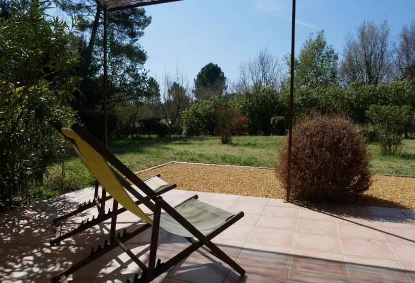 ホテル La Petite Auberge De Roussillon