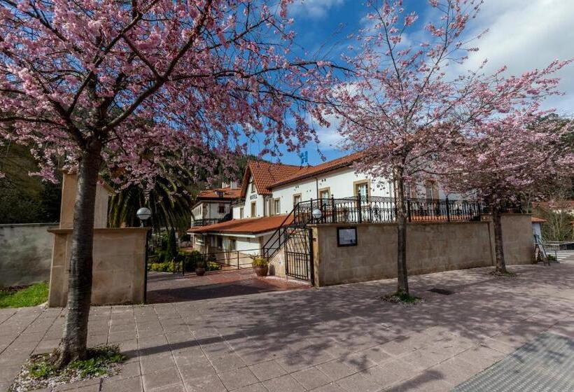 هتل La Terraza De Puente Viesgo