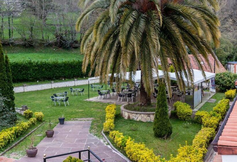هتل La Terraza De Puente Viesgo