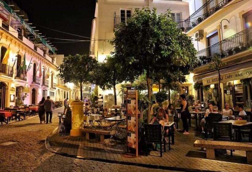 酒店 La Villa Marbella