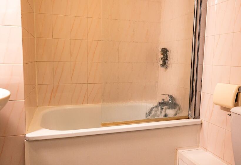 호텔 Logis Heraclee