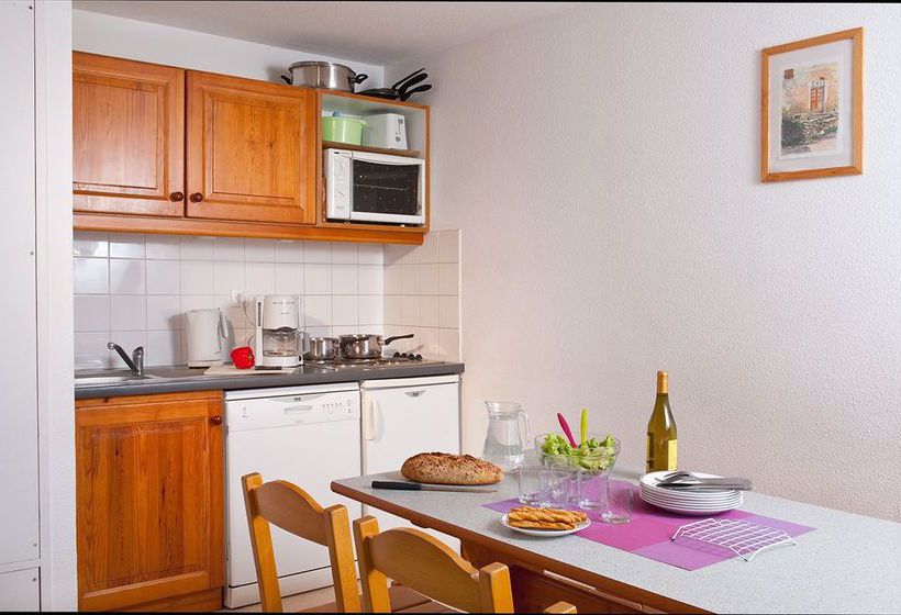 Отель Madame Vacances Les Chalets SuperD