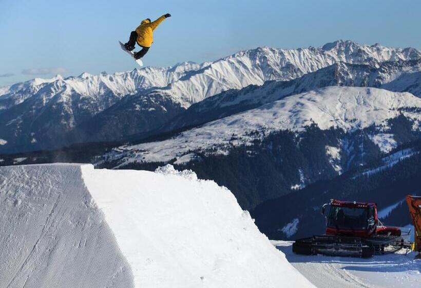 Отель Maria Theresia