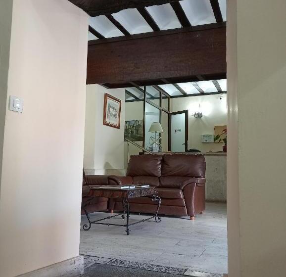 فندق Nuevo Arlanza