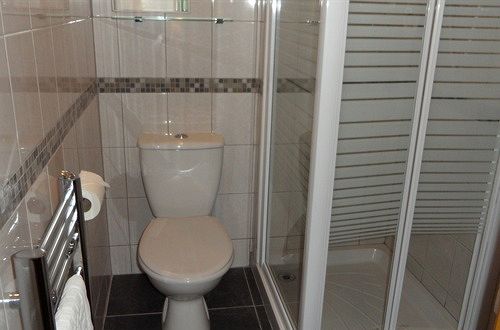 Отель Oaktree Lodge