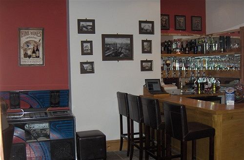 Отель Oaktree Lodge