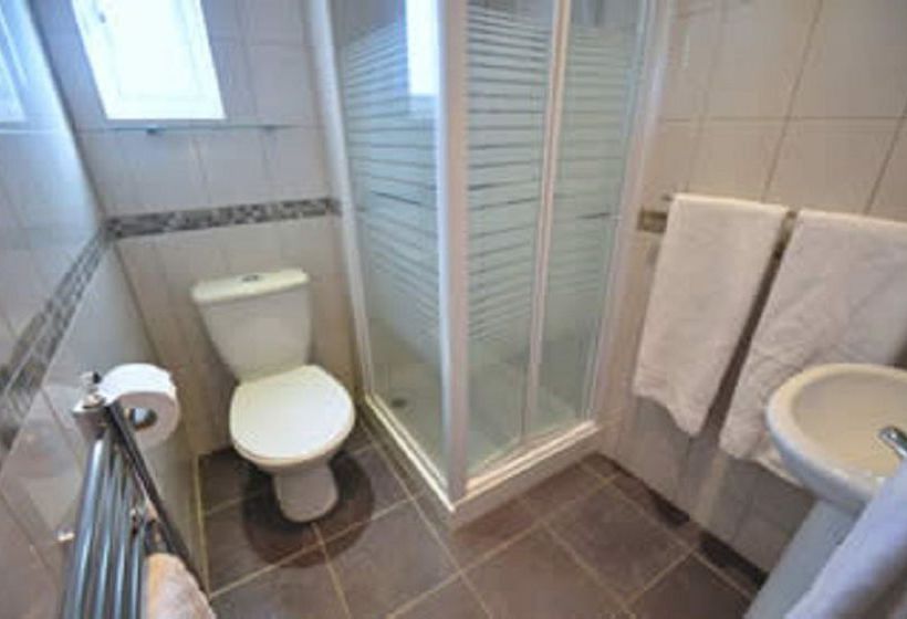 Отель Oaktree Lodge