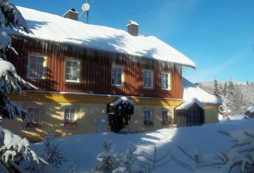 בית מלון כפרי Pension Familia