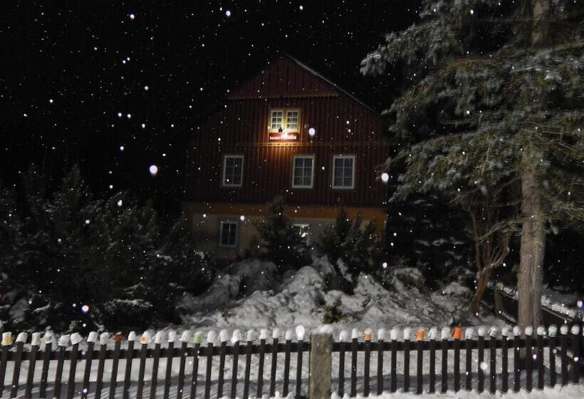 فندق Pension Familia