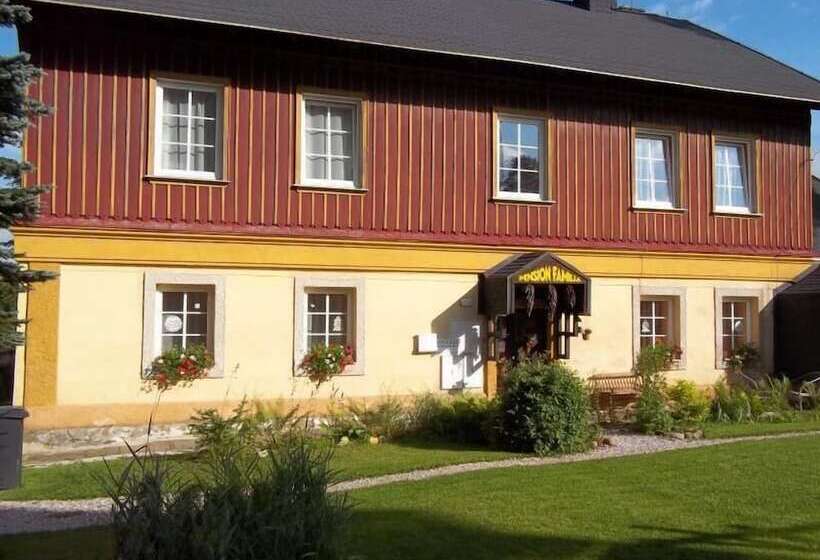 فندق Pension Familia