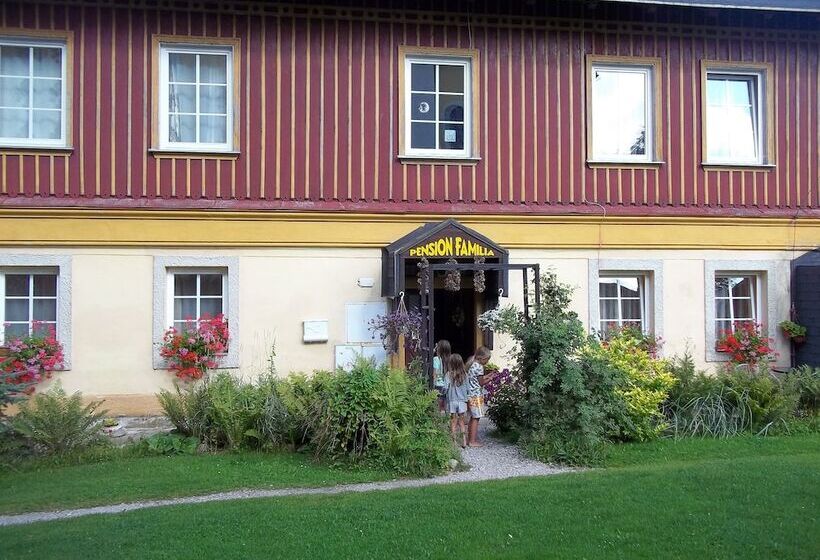 فندق Pension Familia