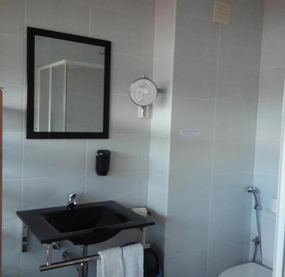 호텔 Penthouse   Low Cost