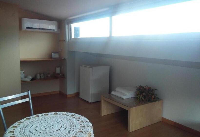 호텔 Penthouse   Low Cost