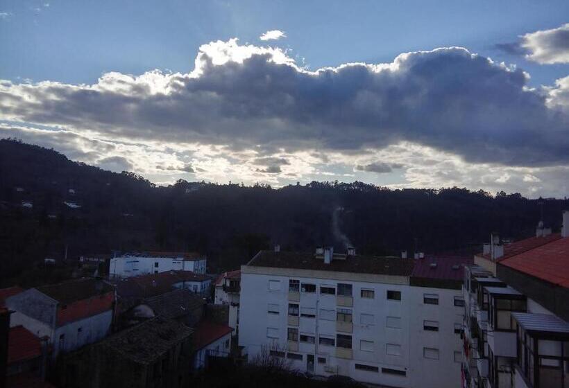 호텔 Penthouse   Low Cost