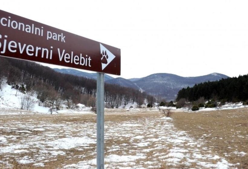 בית מלון כפרי Plitvice Pension Perisic