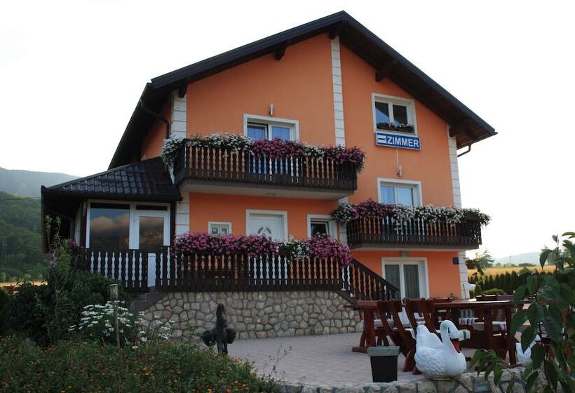 בית מלון כפרי Plitvice Pension Perisic