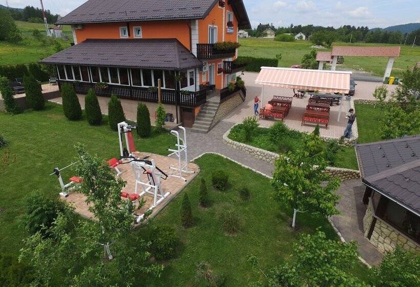 בית מלון כפרי Plitvice Pension Perisic