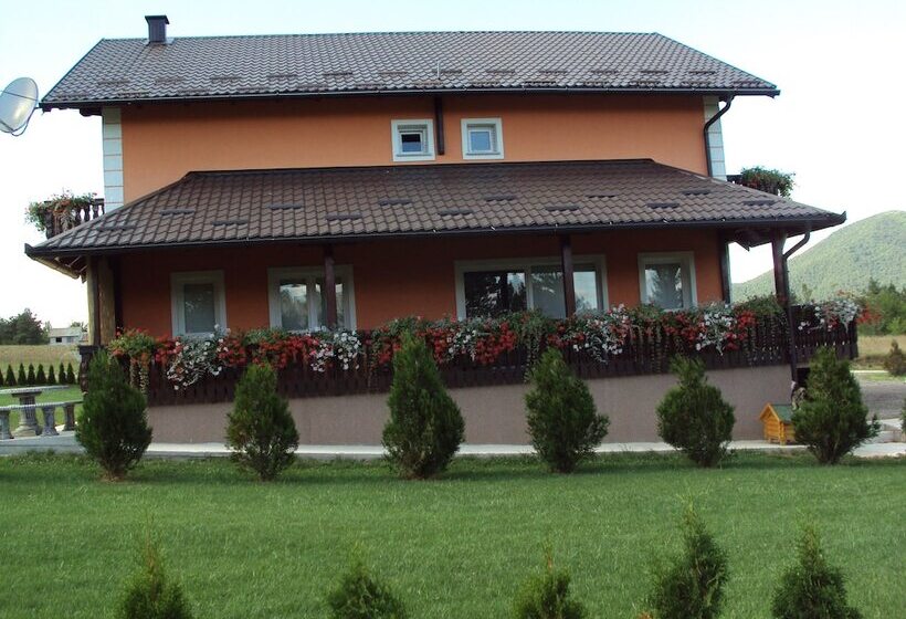 בית מלון כפרי Plitvice Pension Perisic