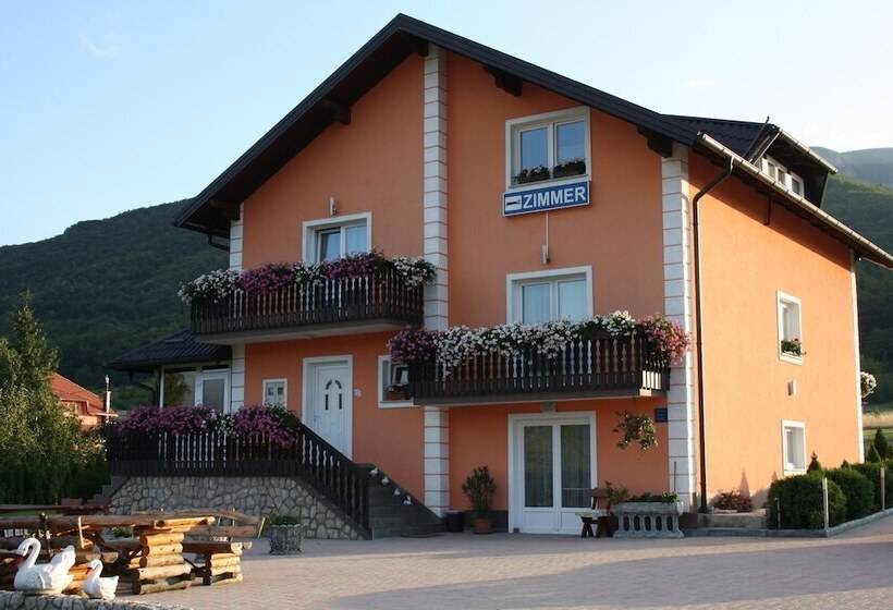 בית מלון כפרי Plitvice Pension Perisic