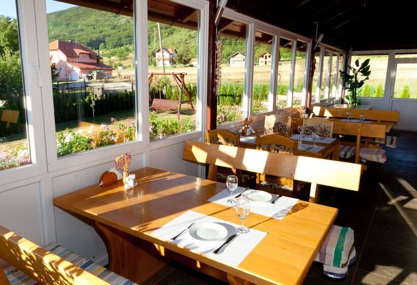 בית מלון כפרי Plitvice Pension Perisic