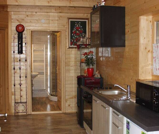 בית מלון כפרי Plitvice Pension Perisic