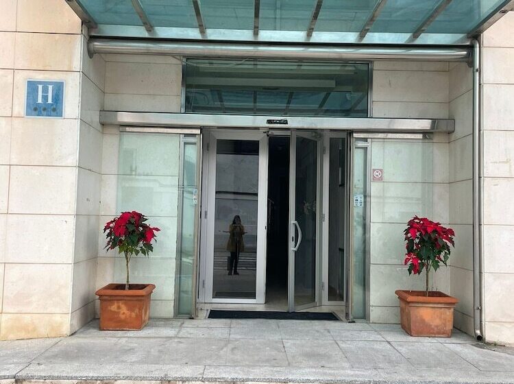 فندق Puerta De Ocaña