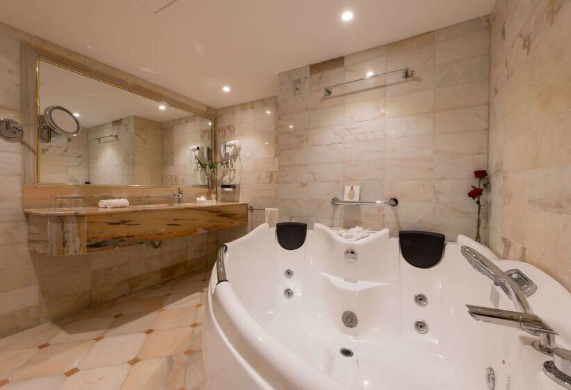 酒店 Ramada By Wyndham Continental Jeddah