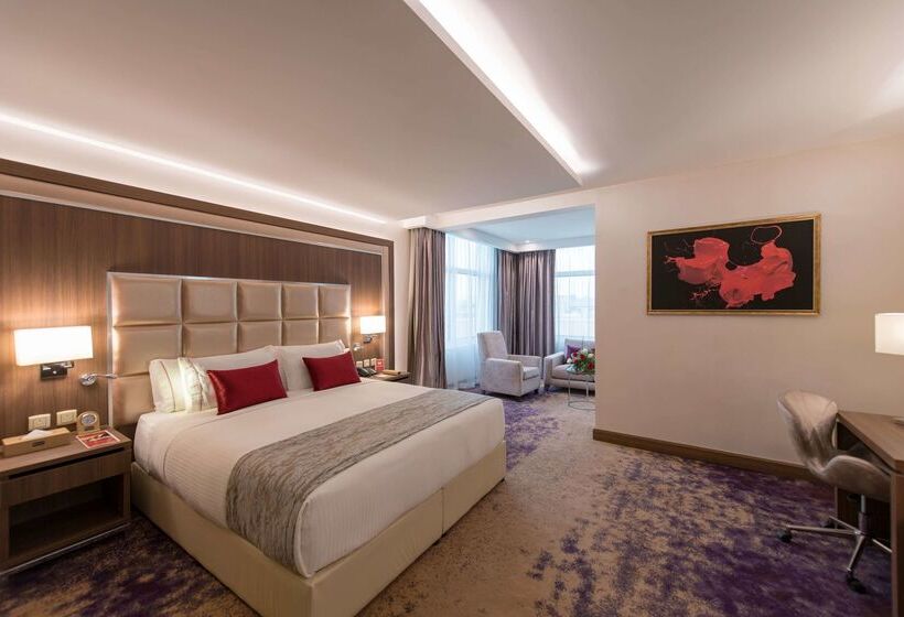 هتل Ramada By Wyndham Continental Jeddah