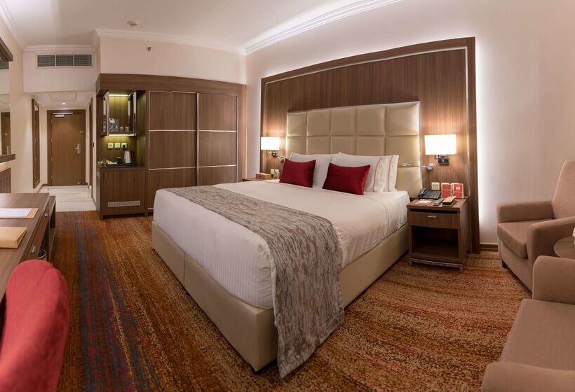 هتل Ramada By Wyndham Continental Jeddah
